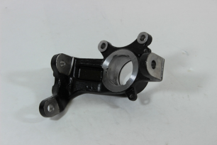 Кулак поворотный правый