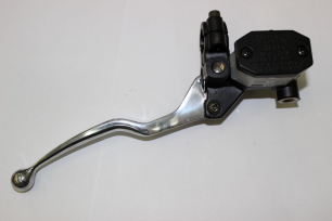 Тормозной цилиндр главный