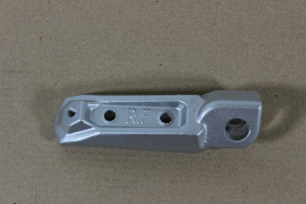 Основание передней правой подножки (MATTE SILVER WHITE)