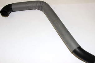 Водовыпускной шланг двигателя