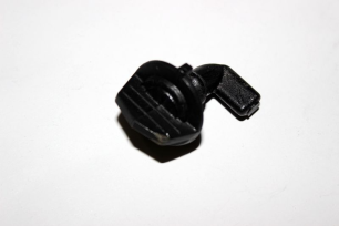 Фиксаторы поворотные капота