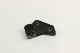 Кронштейн передней левой подножки