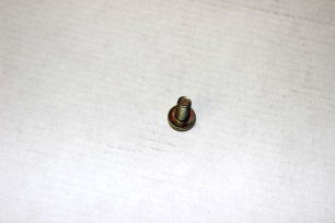 Винт фиксатора фильтроэлемента возд.