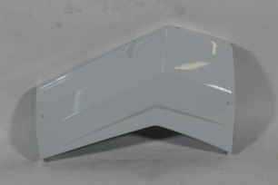 Накладка крыла передняя, правая (белый)
