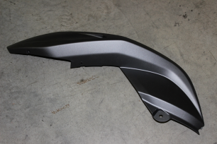 Облицовка топливного бака, левая