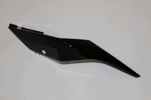 Облицовка задняя левая (черный / NEBULA BLACK)