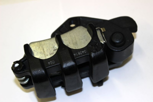 Суппорт тормозной, передний, правый