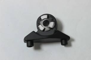 Кронштейн правого зеркала заднего вида