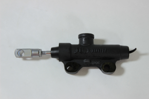 Цилиндр тормозной главный