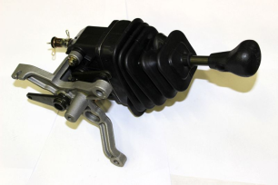 Механизм выбора и переключения передач в сборе