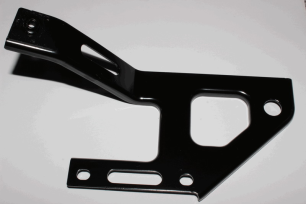 Кронштейн передний левый задней облицовки