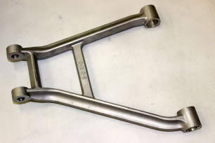 Рычаг задний, правый верхний (алюминий)