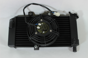 Радиатор системы охлаждения двигателя с вентилятором
