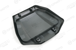 Крышка правого вещевого ящика