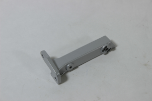 Кронштейн ветрового стекла правый (белый / SILVER WHITE)