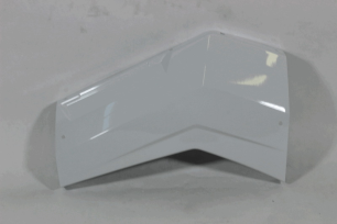 Накладка крыла передняя, правая (белый)