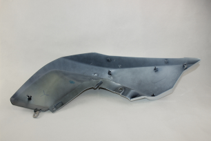 Панель топливного бака левая (белый + серый / NEBULA WHITE + MATTE TITANIUM GREY)