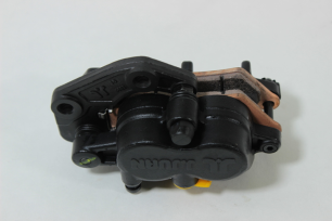 Тормозной суппорт передний (2021)