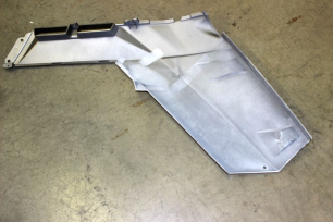 Крыло заднее левое (серо/белое)