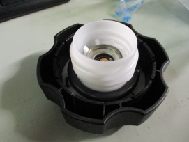 Крышка топливного бака (с клапаном) Внешняя резьба