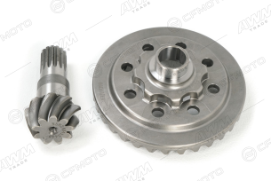 Пара конических шестерен переднего редуктора