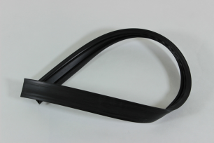 Водозащитный уплотнитель передней пластиковой облицовки