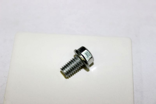 Болт M6X10