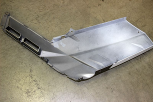 Крыло заднее правое (серо/белое)