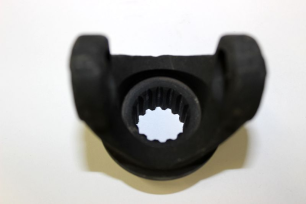 Вилка карданного шарнира заднего редуктора