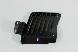 Передняя правая внутренняя нижняя облицовка