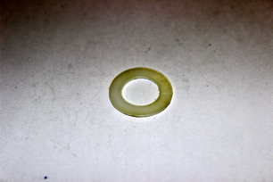 Прокладка болта верхней петли