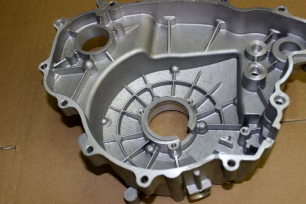 Крышка левой половины картера