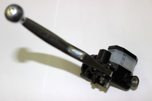 Тормозной цилиндр главный