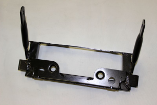 Кронштейн нижней опоры радиатора