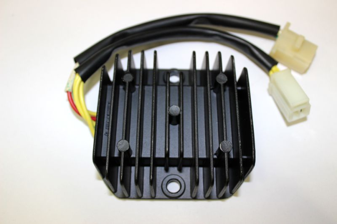 Регулятор напряжения