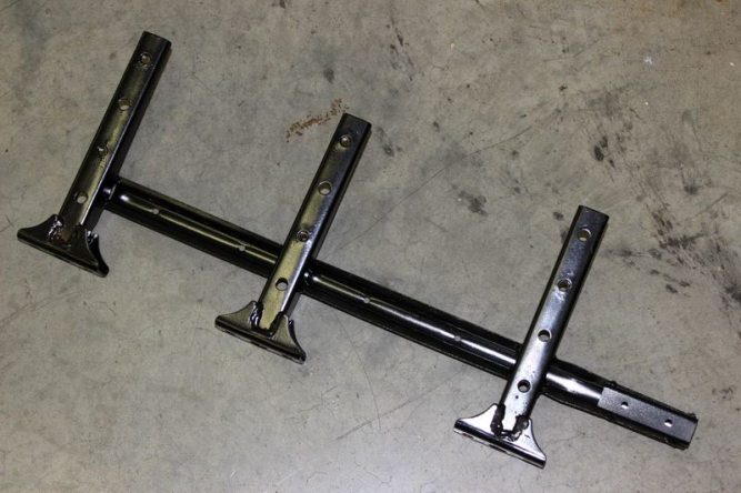 Кронштейн подножки правый для CF500A (старая модель)