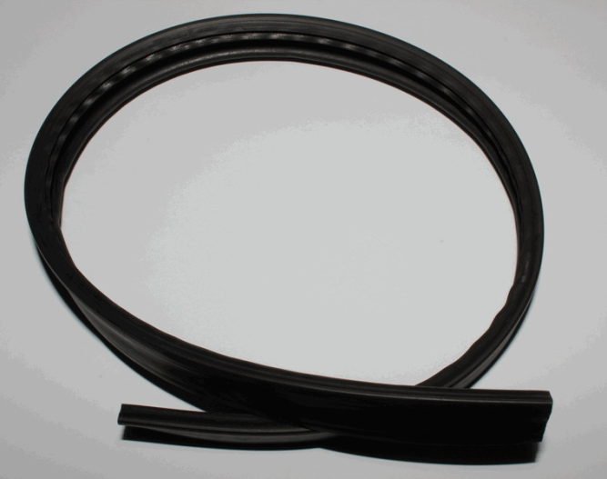 Уплотнитель крышки заднего бардачка