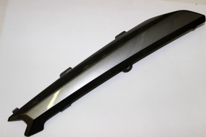 Накладка декоративная задняя правая (серый металлик / TITANIUM GRAY)