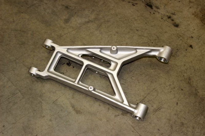 Рычаг подвески задний правый нижний