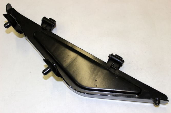 Кронштейн левой двери UTV