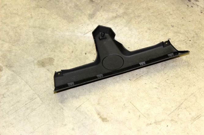 Накладка декоративная передняя  (чёрная) подходит только на дорест