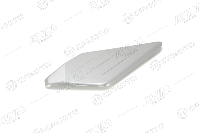 Накладка декоративная правого кронштейна подножек