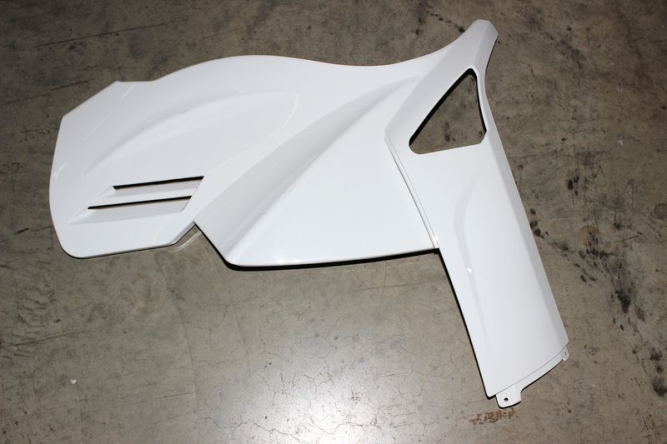 Обтекатель правый/PEARL WHITE