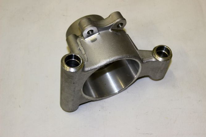 Кулак задней подвески левый