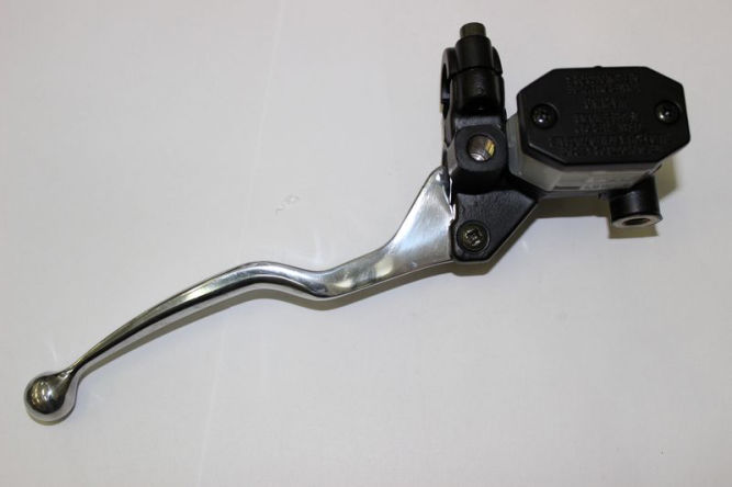 Тормозной цилиндр главный