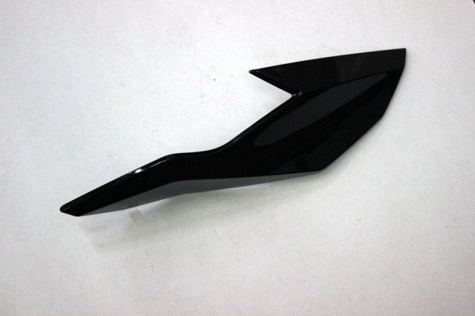 Дефлектор передний, левый (черный)