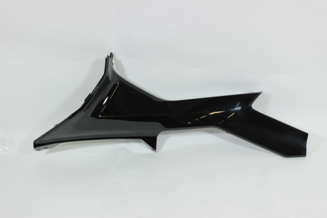 Облицовка боковая правая (черный / NEBULA BLACK)