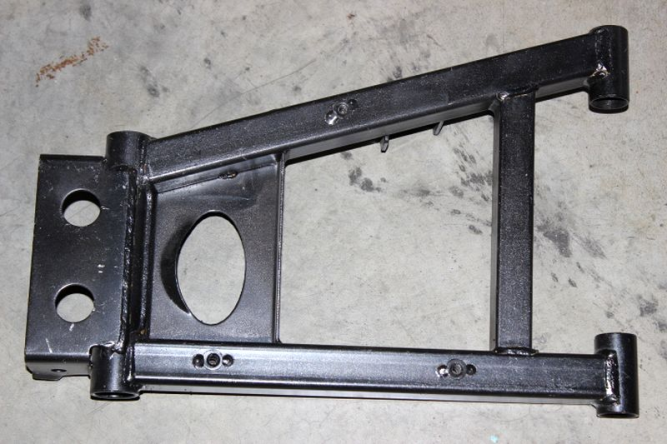 Рычаг задний нижний правый