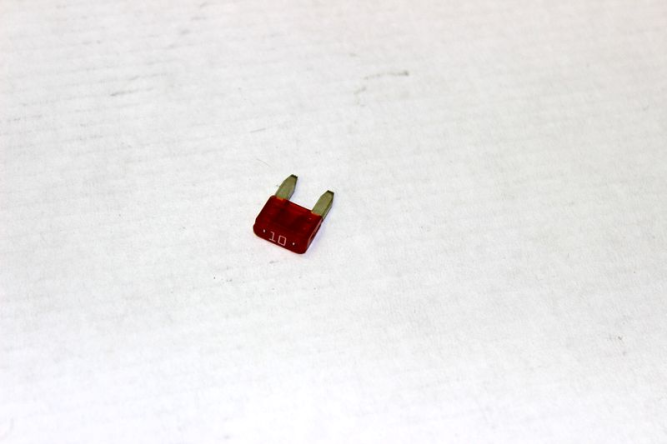 Предохранитель (10А)