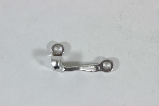 Кронштейн левого дефлектора